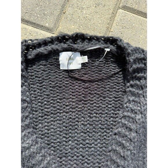 Ivy Luna Anthropologie Black With Hearts Cropped Sweater Cardigan NWT Size S/M - Picture 3 of 5